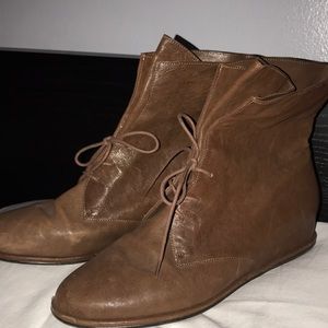 Stuart Weizman boots. Size 8.5